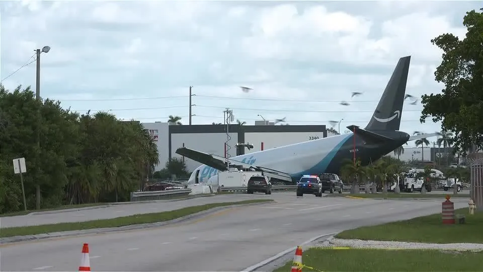 Vítimas de acidente em aeroporto de Miami estavam em veículos, diz entidade